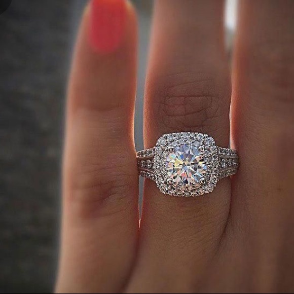 New double halo engagement ring - Picture 3 of 4